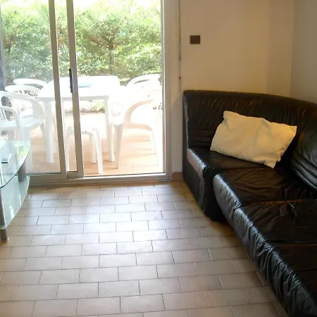 Prázdninový dům Maison De 2 Chambres A Agde Avec Jardin Amenage